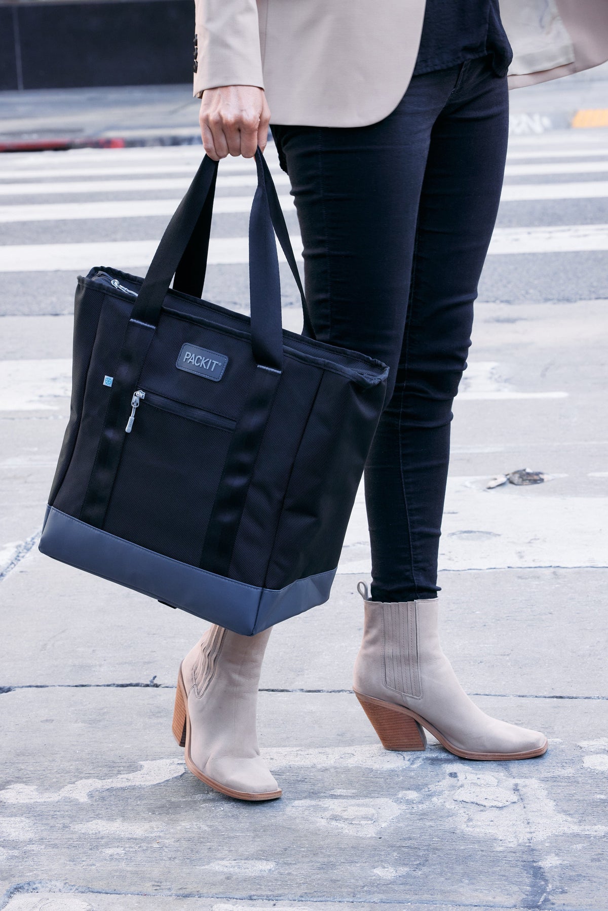 freezable-carry-tote-p5 freezable-carry-tote-black-gray-lifestyle-city-bag-only.jpg